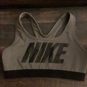 Nike sports bra size small